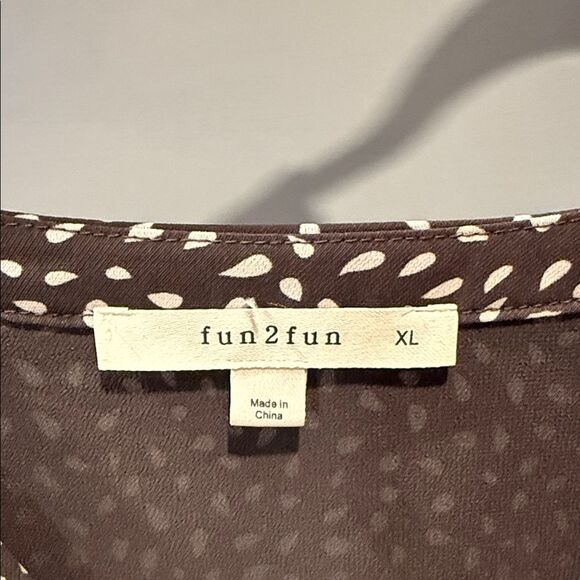 Fun 2 Fun Green and White Patterned Blouse Size XL - Picture 2 of 4